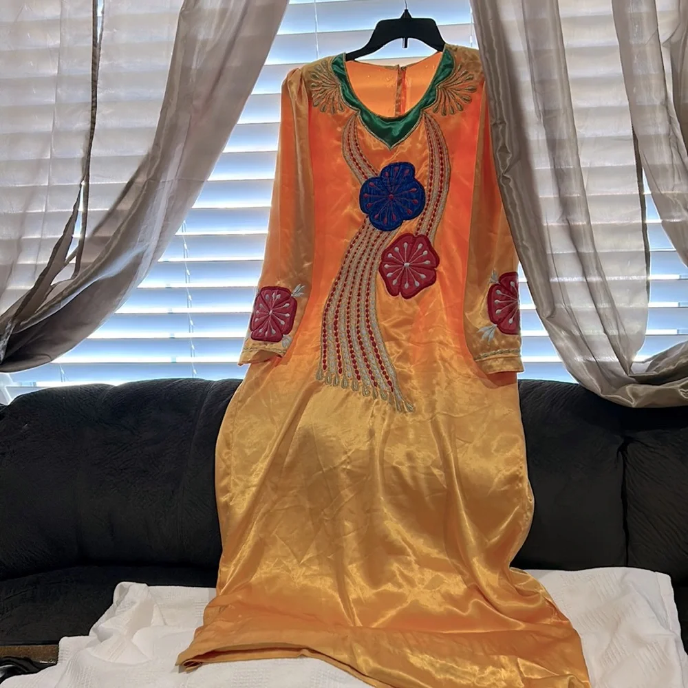 dress - Picture 1 of 11